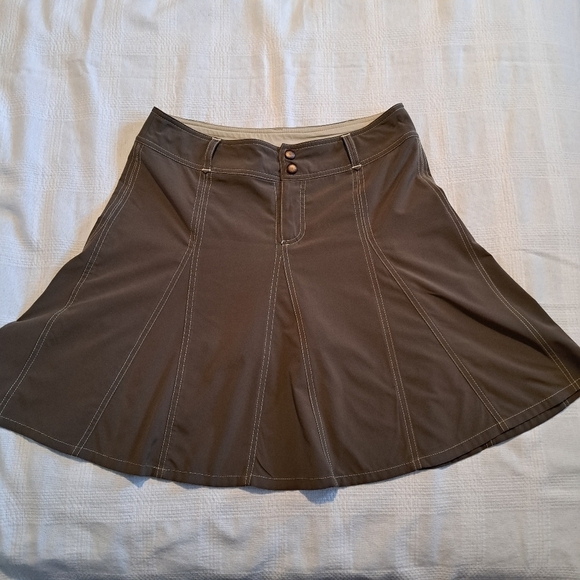 Athleta women's size medium olive skirt with stretch - Picture 1 of 6